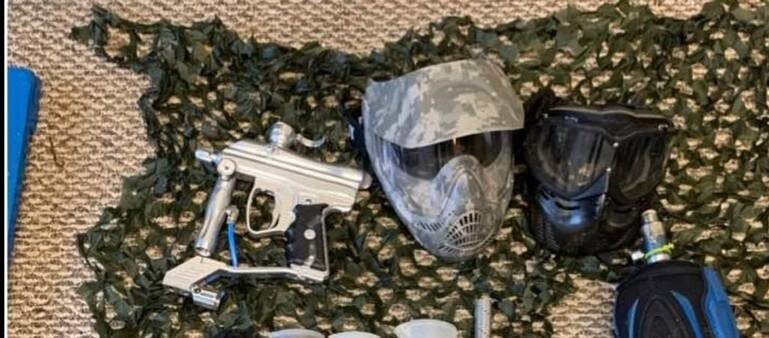 Click image for larger version

Name:	gun and mask 1.jpg
Views:	561
Size:	69.1 KB
ID:	7771