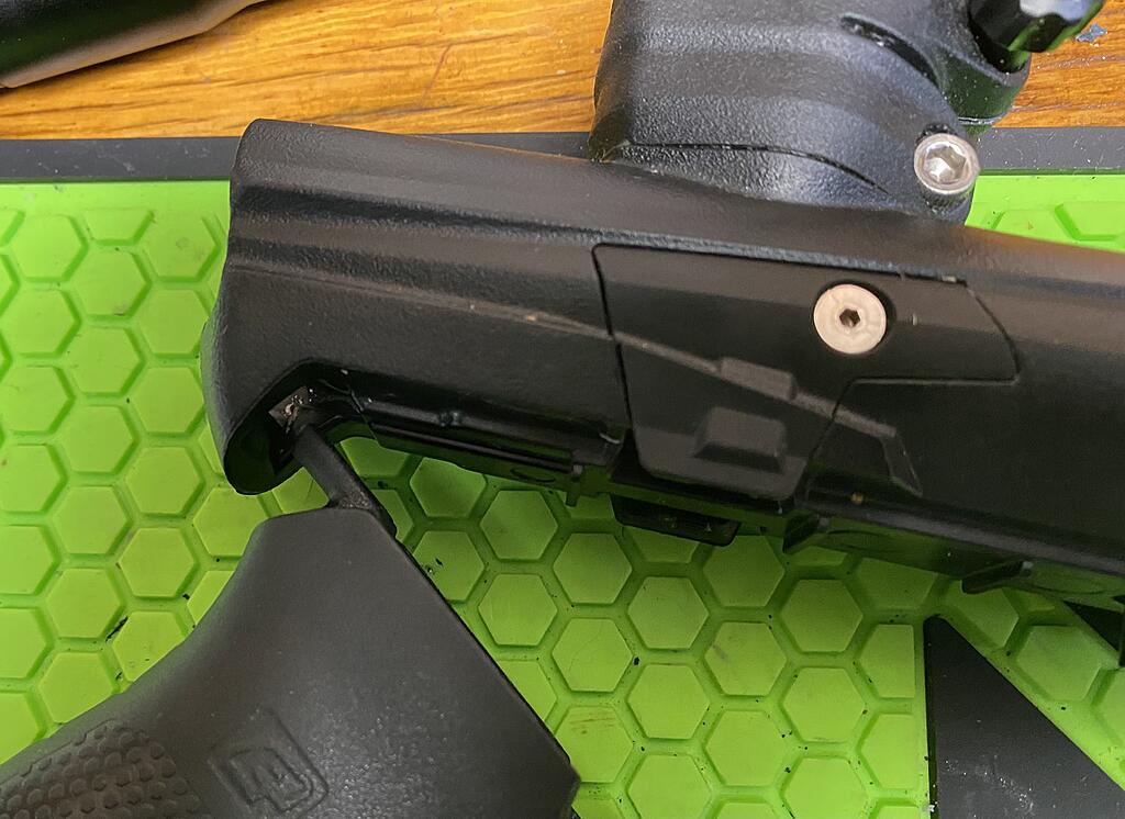Click image for larger version

Name:	25 body latch.JPG
Views:	1738
Size:	1.66 MB
ID:	221610