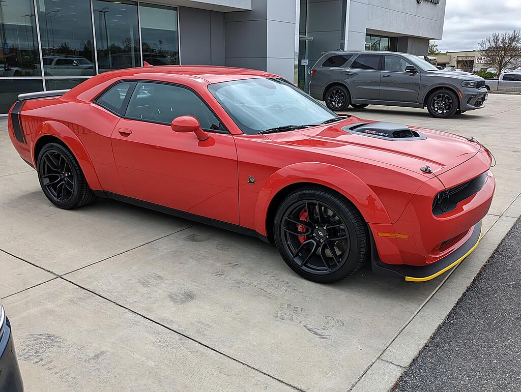 Click image for larger version

Name:	04 - 22 Challenger.jpg
Views:	520
Size:	2.81 MB
ID:	729499