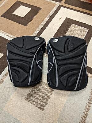 Dye knee pads size xl