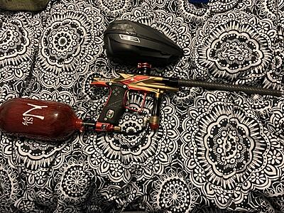 1/1 that I’m aware of “seconds” ego9 from the factory with sl eye covers and ego10 frame. Upgraded parts plank kit/zick2 and a TECHT hush bolt.